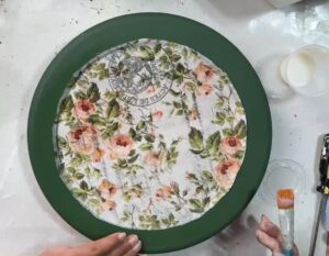 Read more about the article Decoupaged Lazy Susan